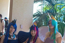 Size: 1920x1277 | Tagged: safe, artist:axselgit, princess celestia, princess luna, twilight sparkle, human, g4, bare shoulders, clothes, cosplay, costume, everfree northwest, everfree northwest 2014, irl, irl human, photo, royal sisters, siblings, sisters, sleeveless