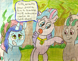 Size: 2769x2193 | Tagged: safe, artist:bitter sweetness, alphabittle blossomforth, misty brightdawn, queen haven, pegasus, pony, unicorn, g5, adult foal, bad smell, blue eyes, blue sky, diaper, father and child, father and daughter, female, graph paper, grass, green eyes, high res, hooves, male, mare, non-baby in diaper, open mouth, park, pink eyes, rebirth misty, smiling, spanish, spanish text, traditional art, translated in the description