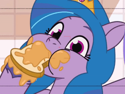 Size: 800x600 | Tagged: safe, screencap, izzy moonbow, pony, unicorn, g5, my little pony: tell your tale, nightmare roommate, spoiler:g5, spoiler:my little pony: tell your tale, spoiler:tyts01e04, animated, bread, cute, female, food, izzybetes, looking at you, mare, nom, sandwich