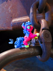 Size: 5152x3864 | Tagged: safe, alternate version, artist:malte279, part of a set, oc, oc:multi purpose, pony, unicorn, chains, chenille stems, chenille wire, craft, part of a series, pipe cleaner sculpture, pipe cleaners, rust, tinkerer