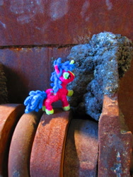 Size: 5152x3864 | Tagged: safe, alternate version, artist:malte279, part of a set, oc, oc:multi purpose, pony, unicorn, chains, chenille stems, chenille wire, craft, part of a series, pipe cleaner sculpture, pipe cleaners, rust, tinkerer