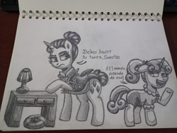 Size: 1600x1204 | Tagged: safe, rarity, sweetie belle, pony, unicorn, g4, alternate hairstyle, alternate timeline, black and white, desk, grayscale, horn, monochrome, night maid rarity, nightmare takeover timeline, pencil drawing, spanish, traditional art, translated in the comments