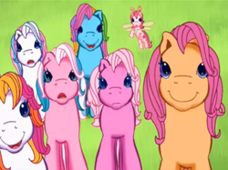 Size: 946x706 | Tagged: safe, screencap, cotton candy (g3), pinkie pie (g3), rainbow dash (g3), sparkleworks, star catcher, sunny daze (g3), tra-la-la, breezie, earth pony, pony, g3, the princess promenade, amused, catcherbetes, closed mouth, crowd, cute, diabreezies, earth pony star catcher, everypony, female, field, flapping, frown, g3 cotton candy is not amused, g3 cottondorable, g3 dashabetes, g3 dazeabetes, g3 diapinkes, g3 pinkie pie is not amused, g3 rainbow dash is amused, grass, grass field, group, group shot, mare, race swap, smiling, sparklebetes, sparkleworks is amused, star catcher is not amused, sunny daze is amused, talking, tra-la-la can fly, tra-la-la is not amused, tralalabetes, unamused, varying degrees of amusement, watching