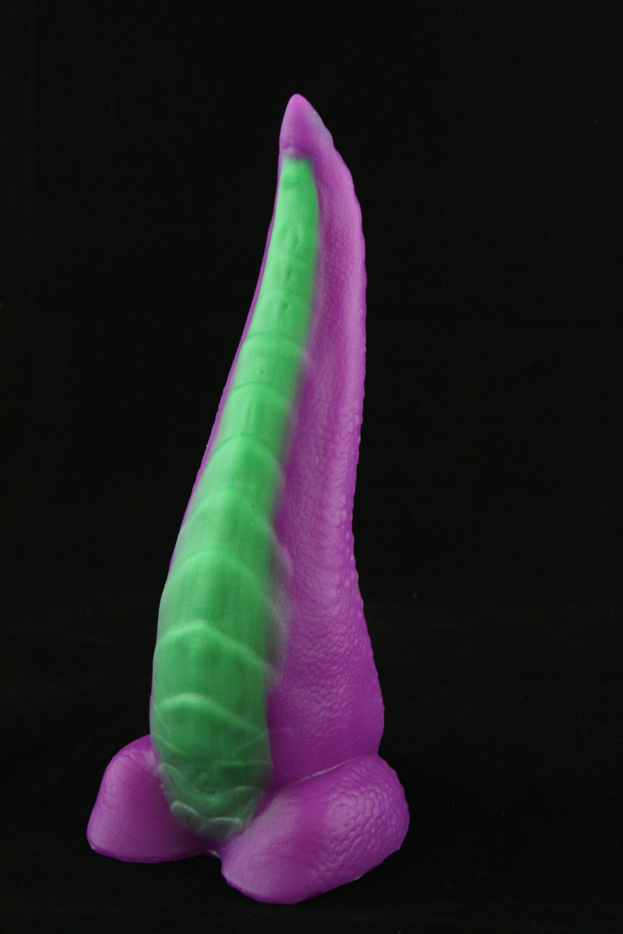 103907 questionable spike g4 bad dragon dildo irl photo