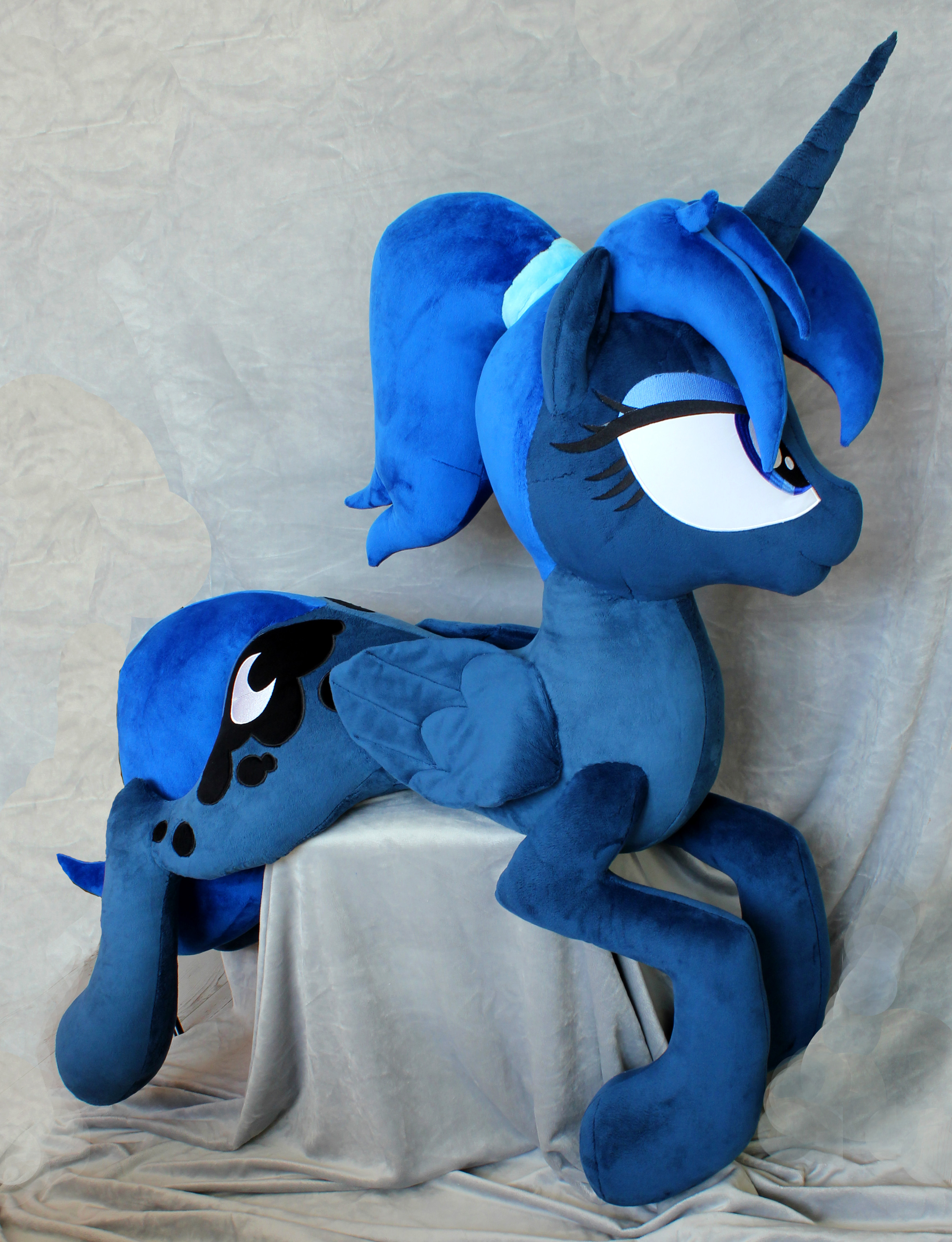 Луна мягкая. Плюшевая Луна МЛП. Princess Luna Plush. Пони МЛП принцесса Луна игрушка. МЛП Луна мягкая игрушка.